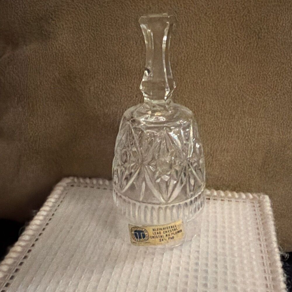BLEIKRISTALL LEAD CRYSTAL BELL. MADE IN W. GERMANY. 24% PbO. Perfect Condition!